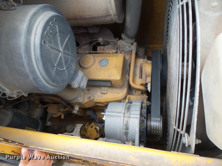 image for item DE9532 1998 John Deere 310E backhoe