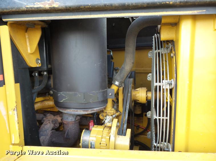 image for item J1534 1999 Caterpillar 953C track loader