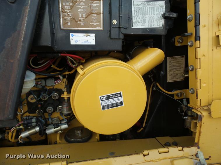 image for item J1534 1999 Caterpillar 953C track loader