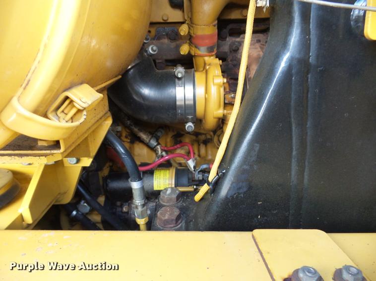 image for item J1534 1999 Caterpillar 953C track loader
