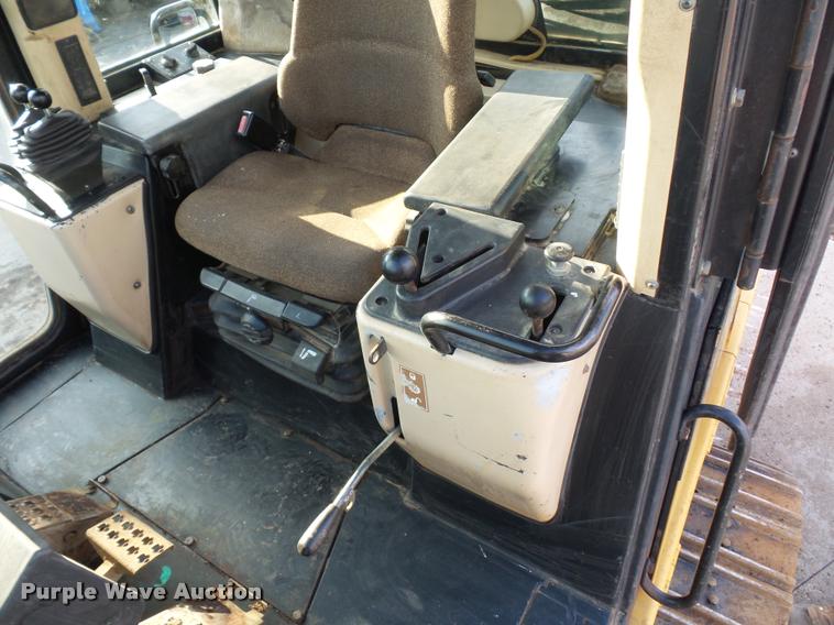 image for item J1534 1999 Caterpillar 953C track loader