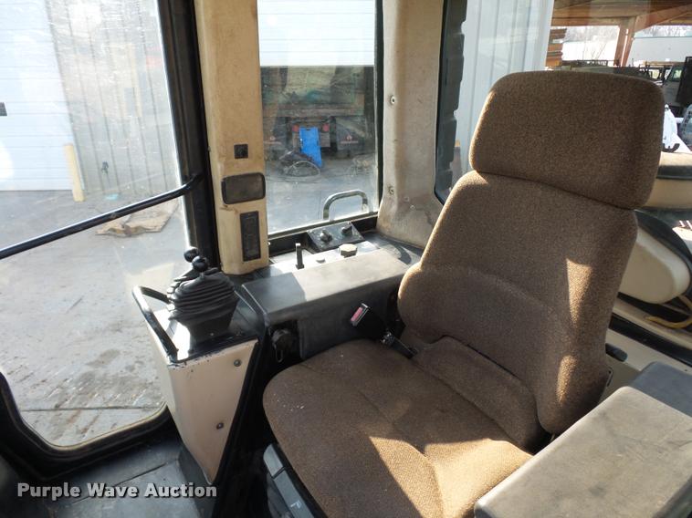 image for item J1534 1999 Caterpillar 953C track loader