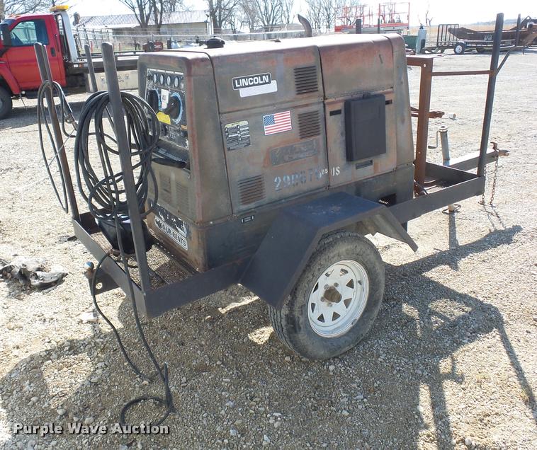 image for item J1577 Lincoln Commander 400 welder/generator