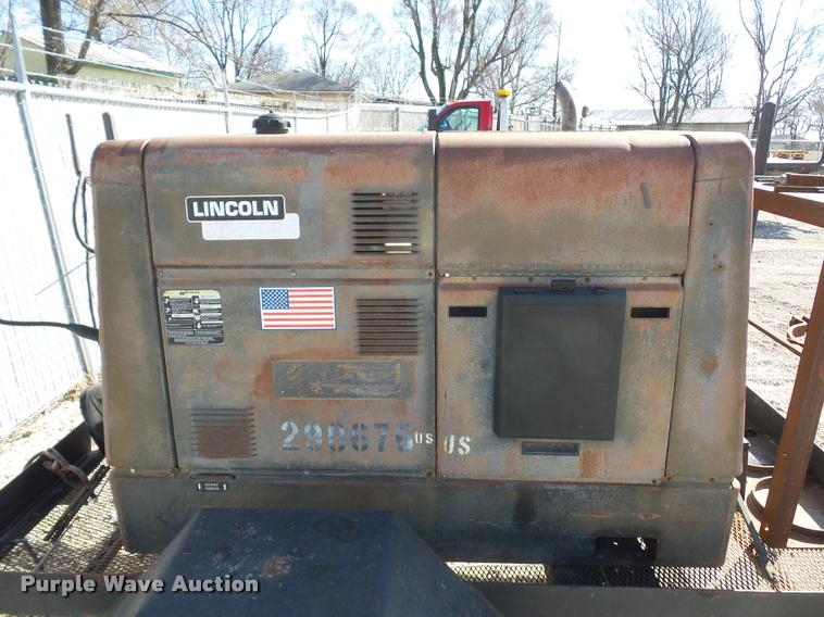 image for item J1577 Lincoln Commander 400 welder/generator