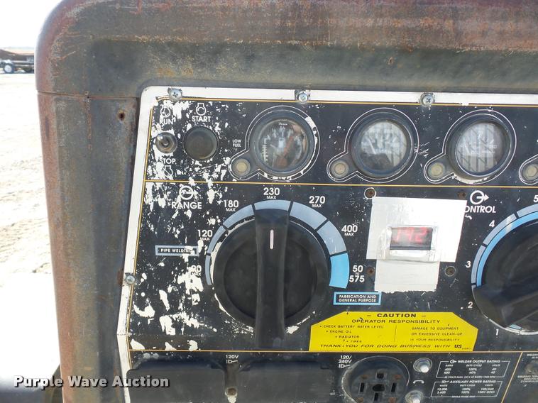 image for item J1577 Lincoln Commander 400 welder/generator