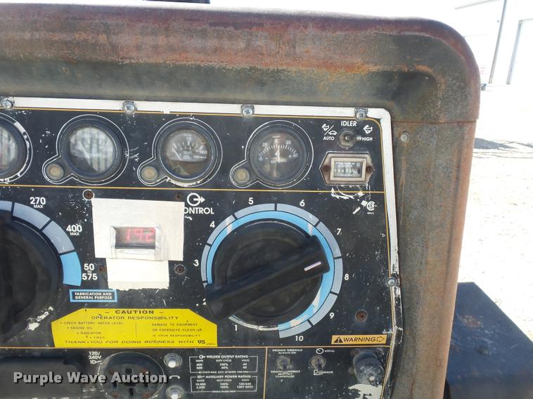 image for item J1577 Lincoln Commander 400 welder/generator
