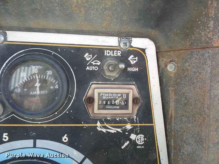 image for item J1577 Lincoln Commander 400 welder/generator