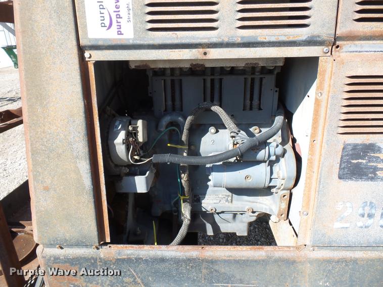 image for item J1577 Lincoln Commander 400 welder/generator