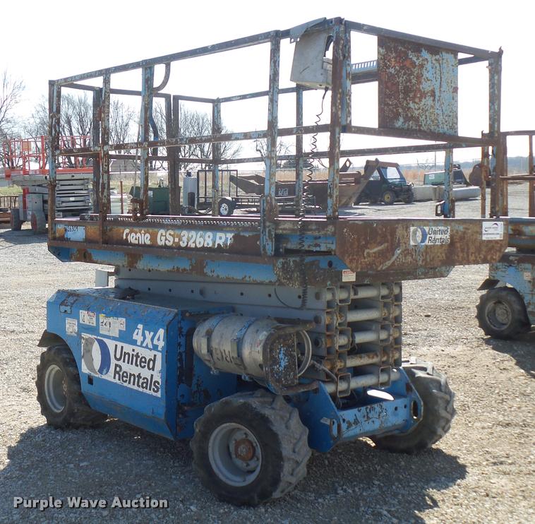 image for item J1578 Genie GS-3268RT scissor lift