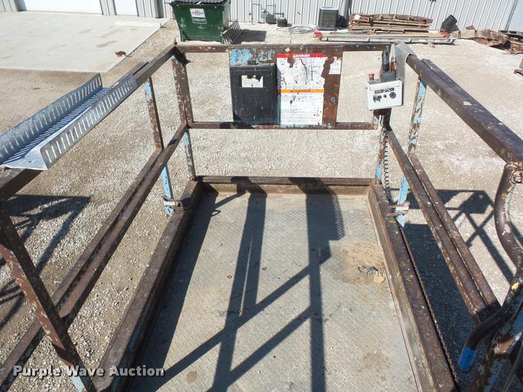 image for item J1578 Genie GS-3268RT scissor lift