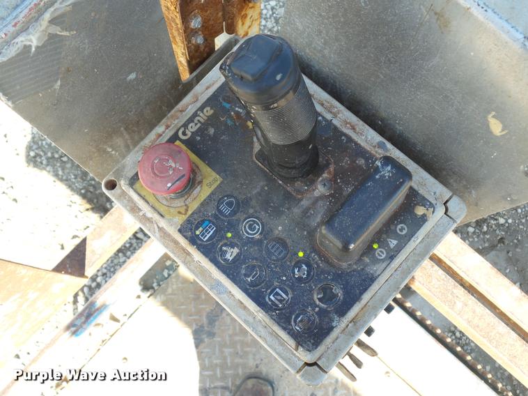 image for item J1579 Genie GS-2668RT scissor lift