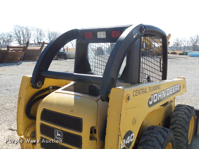 image for item J1581 1999 John Deere 240 skid steer