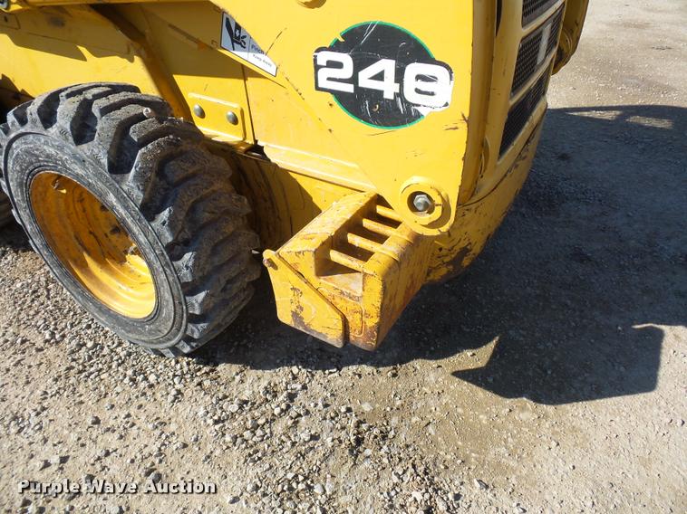 image for item J1581 1999 John Deere 240 skid steer
