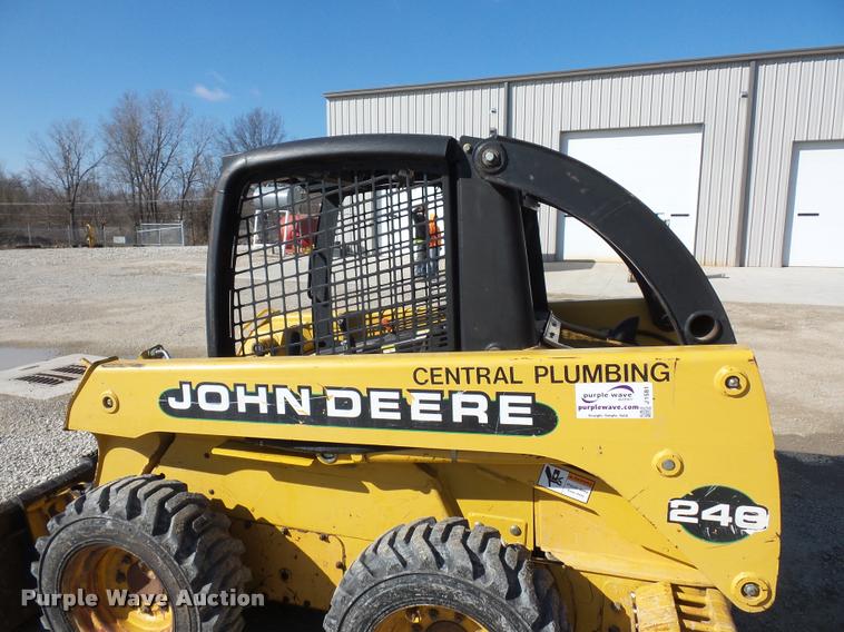 image for item J1581 1999 John Deere 240 skid steer