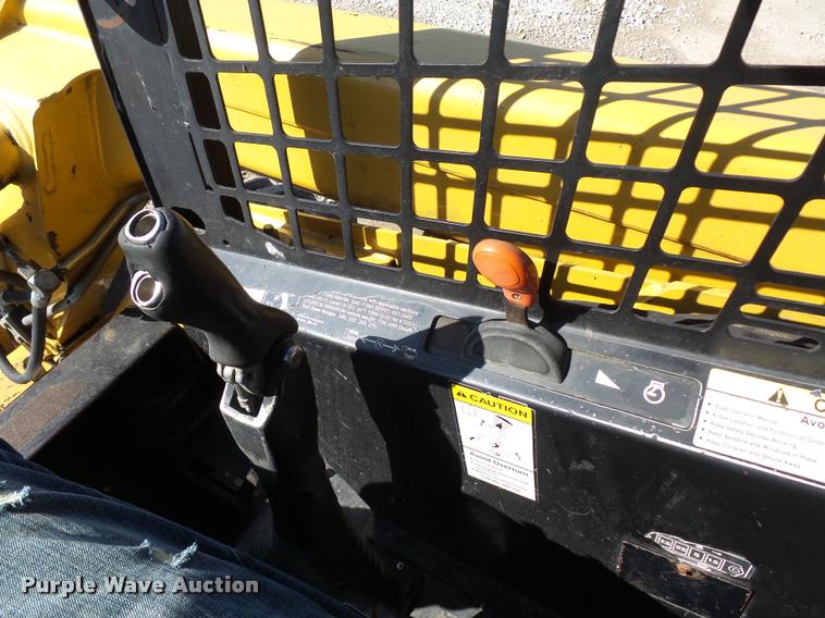 image for item J1581 1999 John Deere 240 skid steer