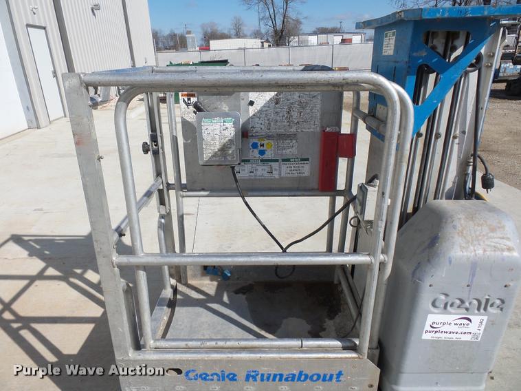 image for item J1582 2001 Genie GR-15 manlift