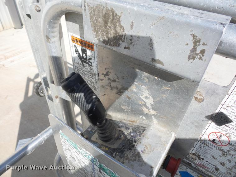 image for item J1582 2001 Genie GR-15 manlift