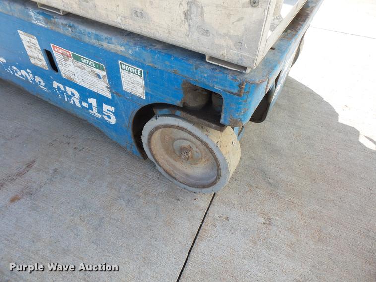 image for item J1582 2001 Genie GR-15 manlift