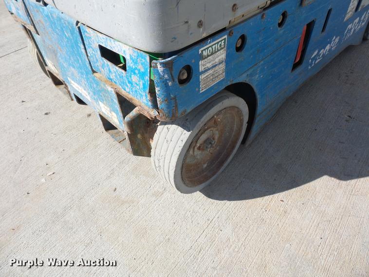 image for item J1582 2001 Genie GR-15 manlift