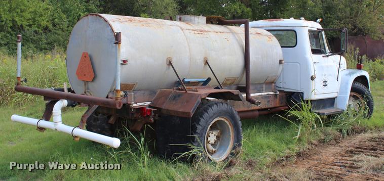 image for item K1960 1970 International Loadstar 1900 tank truck