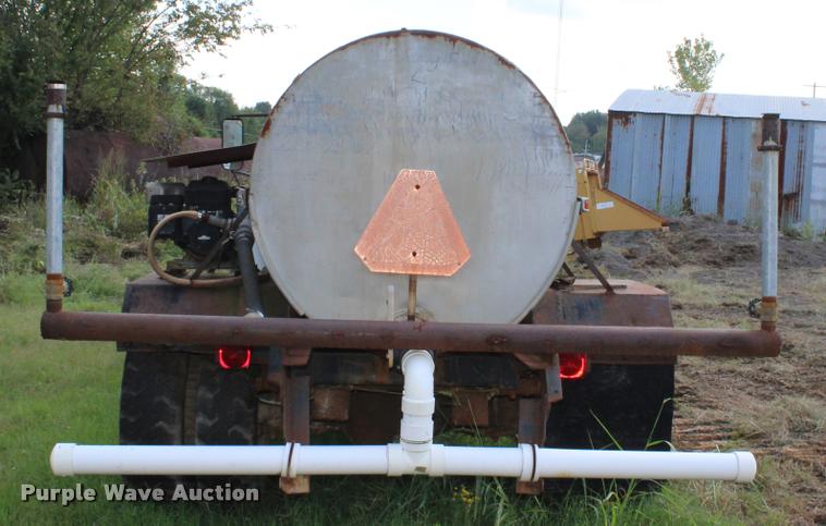 image for item K1960 1970 International Loadstar 1900 tank truck