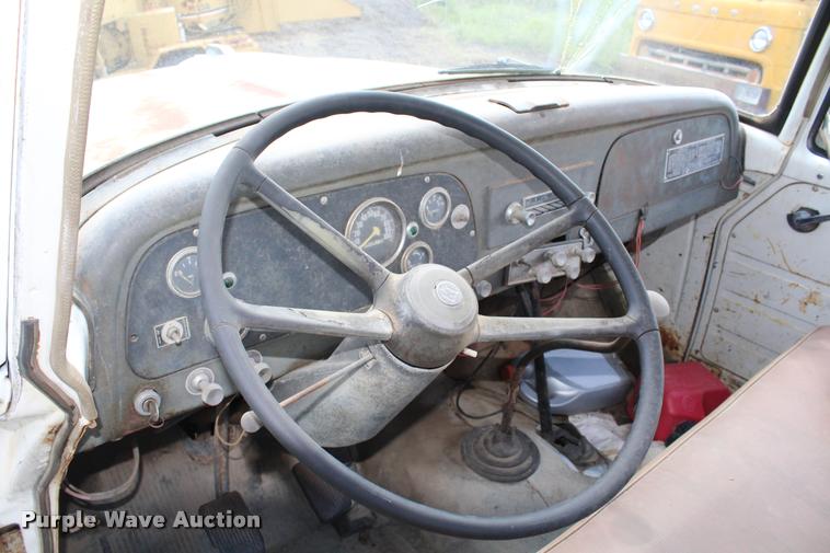 image for item K1960 1970 International Loadstar 1900 tank truck