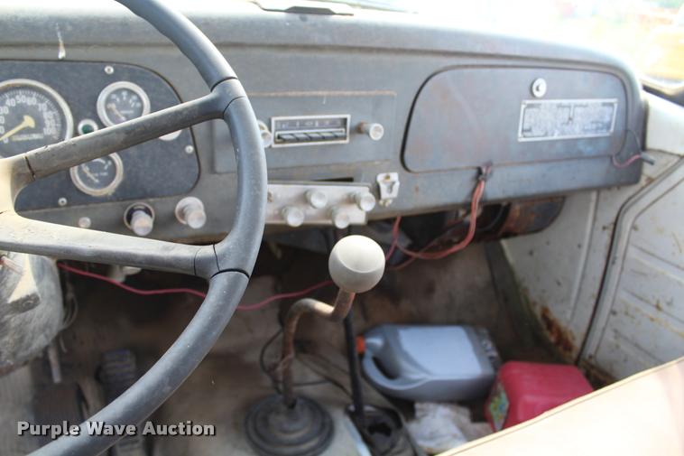 image for item K1960 1970 International Loadstar 1900 tank truck