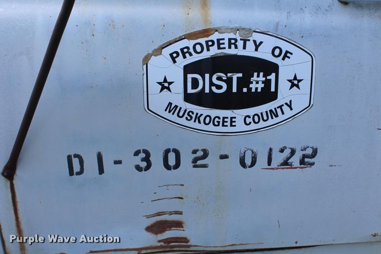 image for item K1960 1970 International Loadstar 1900 tank truck