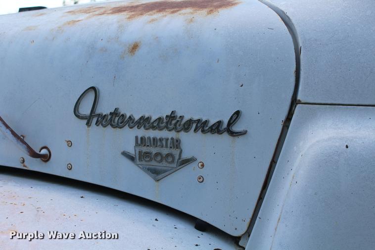image for item K1960 1970 International Loadstar 1900 tank truck