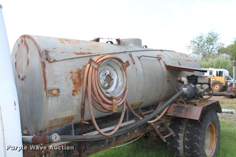 image for item K1960 1970 International Loadstar 1900 tank truck