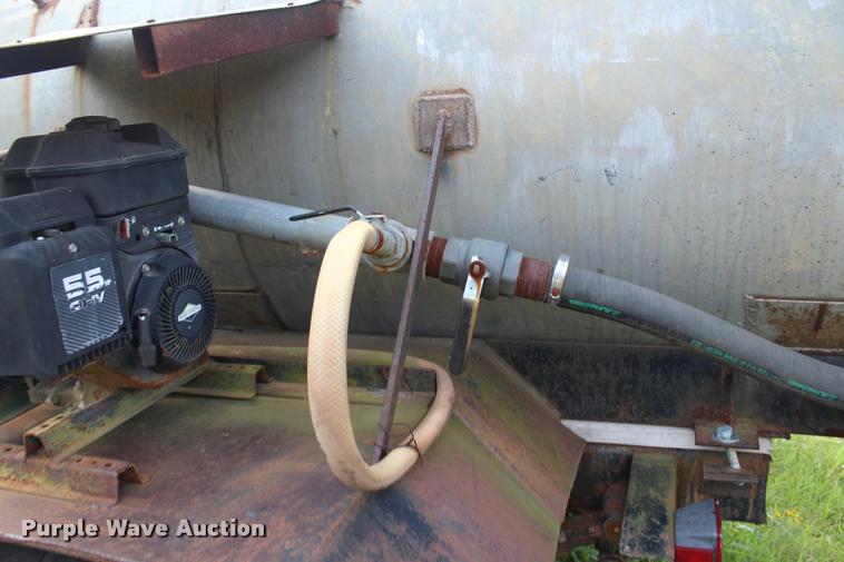 image for item K1960 1970 International Loadstar 1900 tank truck