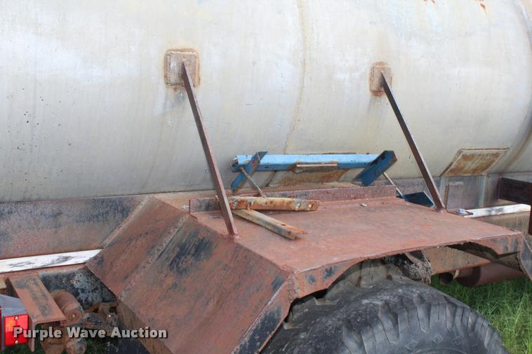 image for item K1960 1970 International Loadstar 1900 tank truck