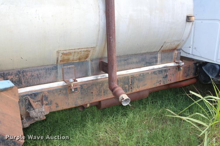 image for item K1960 1970 International Loadstar 1900 tank truck