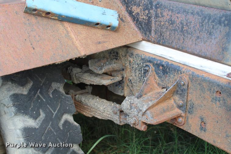 image for item K1960 1970 International Loadstar 1900 tank truck