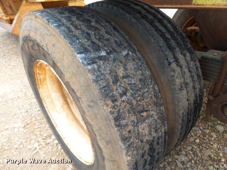 image for item K3103 1996 Load King 2060 bottom dump trailer