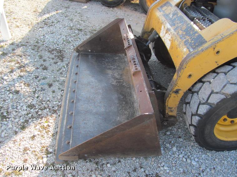 image for item K4997 2004 Caterpillar 226B skid steer