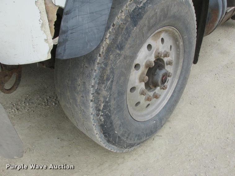 image for item K6165 2001 Mack RD688S dump truck