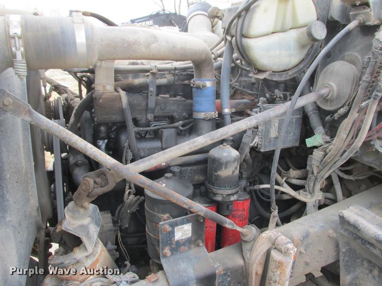 image for item K6165 2001 Mack RD688S dump truck