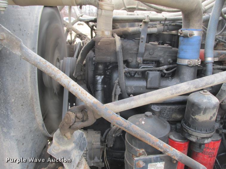 image for item K6165 2001 Mack RD688S dump truck