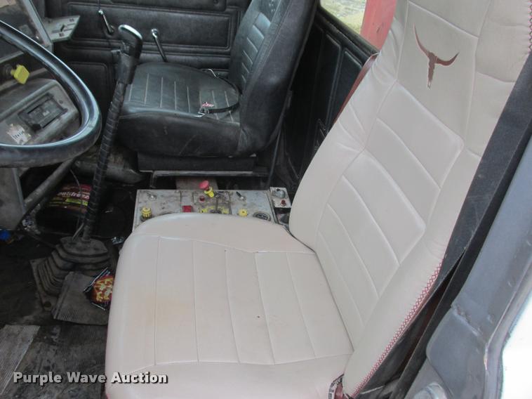 image for item K6165 2001 Mack RD688S dump truck