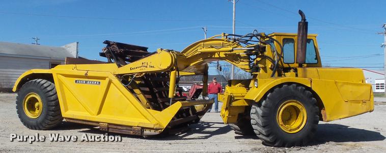 image for item K7698 1969 John Deere 860 elevating scraper