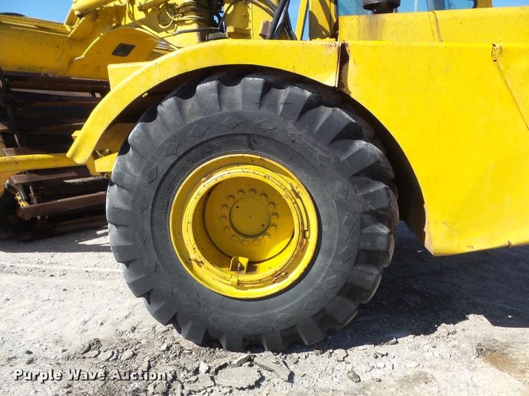 image for item K7698 1969 John Deere 860 elevating scraper