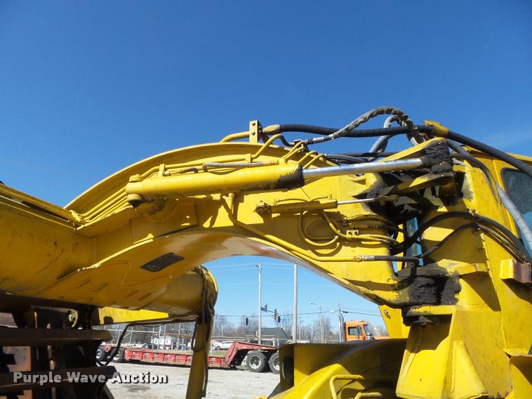 image for item K7698 1969 John Deere 860 elevating scraper