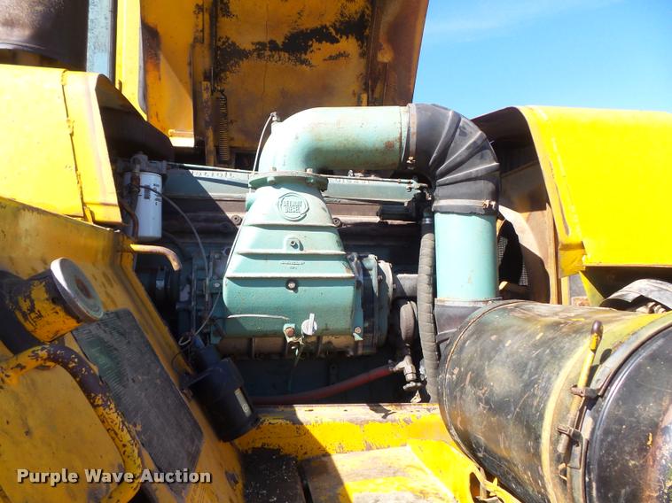 image for item K7698 1969 John Deere 860 elevating scraper