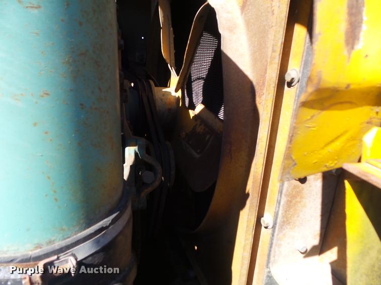 image for item K7698 1969 John Deere 860 elevating scraper