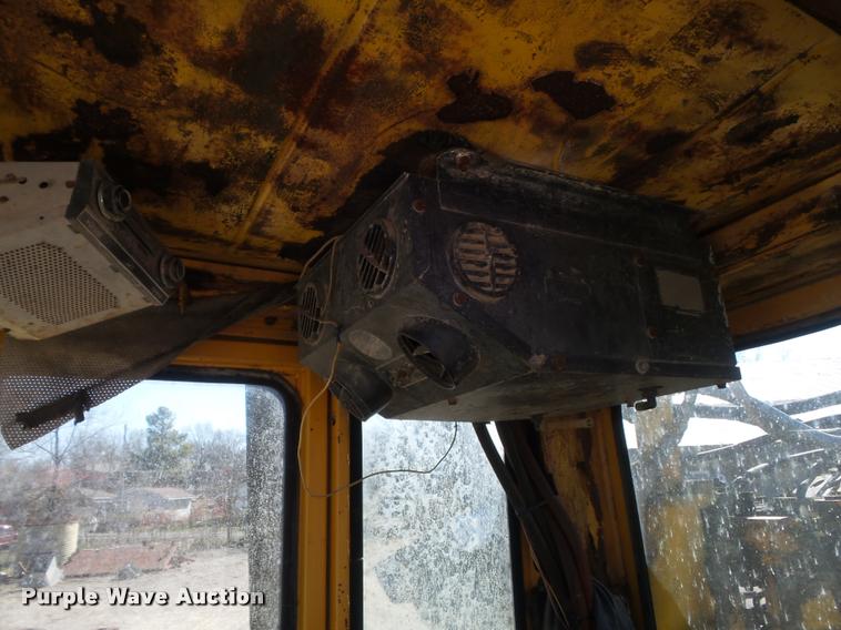 image for item K7698 1969 John Deere 860 elevating scraper