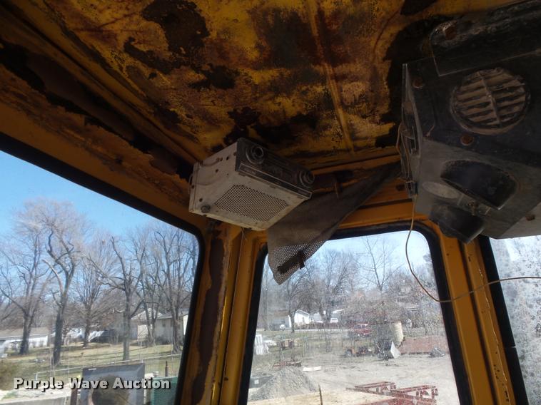 image for item K7698 1969 John Deere 860 elevating scraper