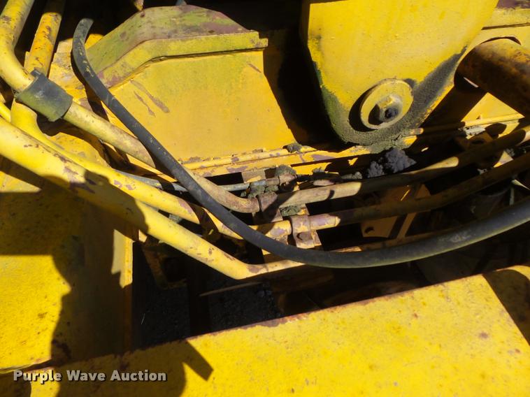 image for item K7698 1969 John Deere 860 elevating scraper