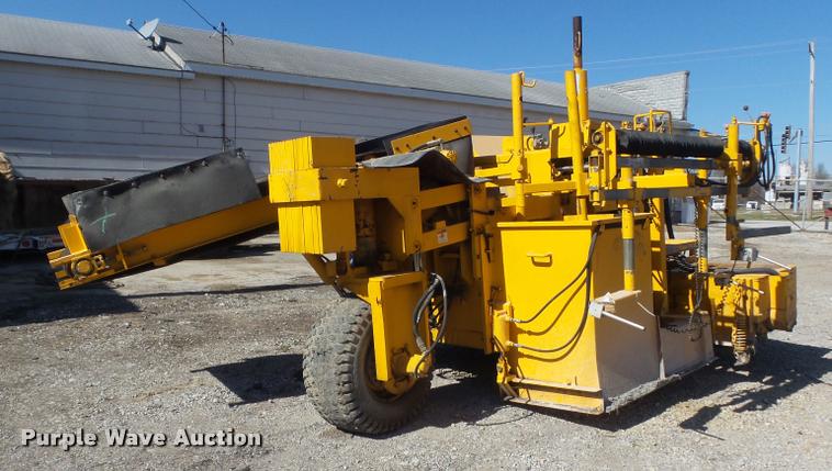 image for item K7699 1995 Puckett Bros 850SF curb machine