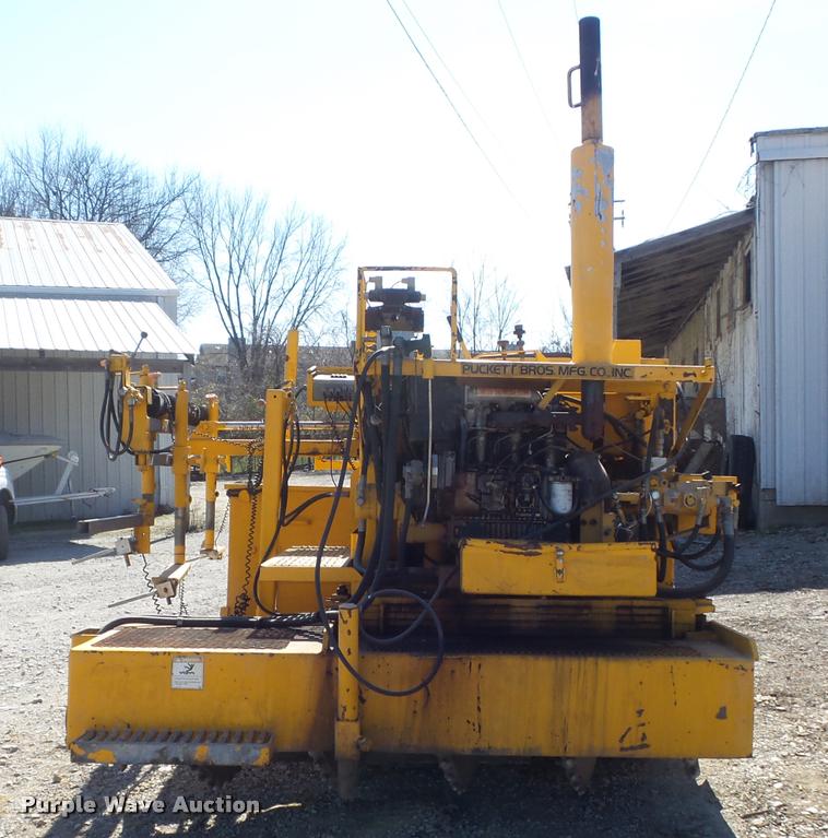 image for item K7699 1995 Puckett Bros 850SF curb machine